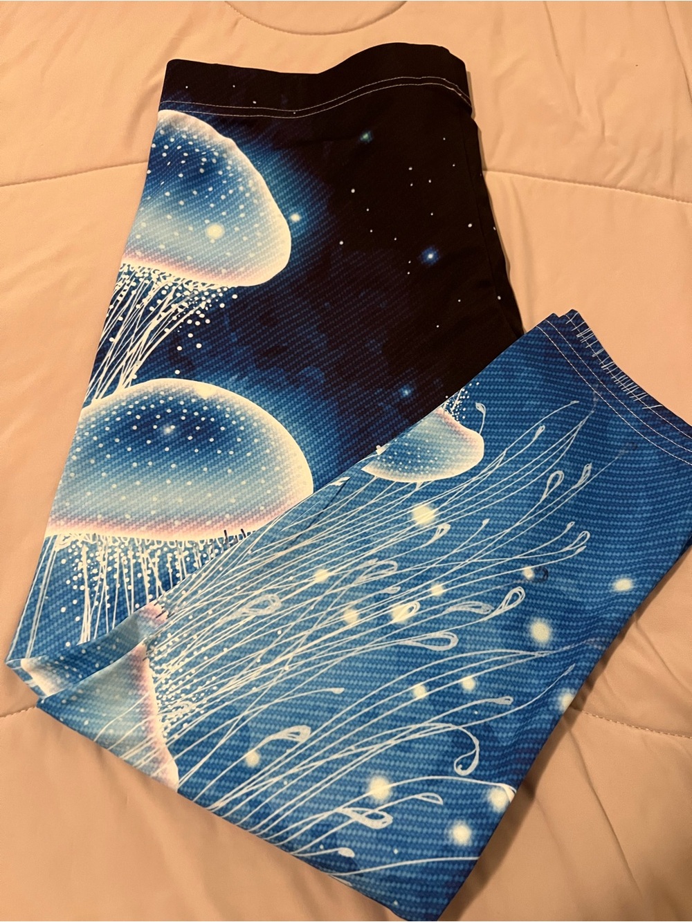 GEARBUNCH Blue Jellyfish Print Capri Leggings
